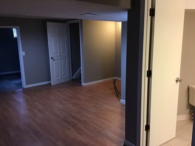 Building Photo - April Move-Ins – Reserve Now! 3 bed, 2 bath