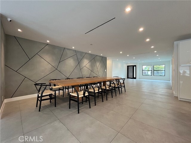 Building Photo - 5735 Saloma Ave
