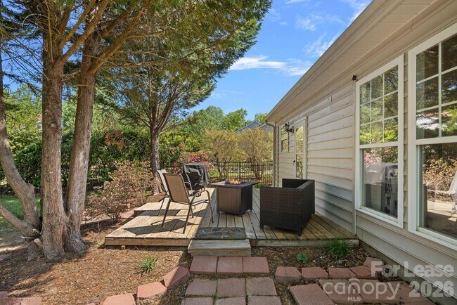 Building Photo - 1626 Hammond Dr