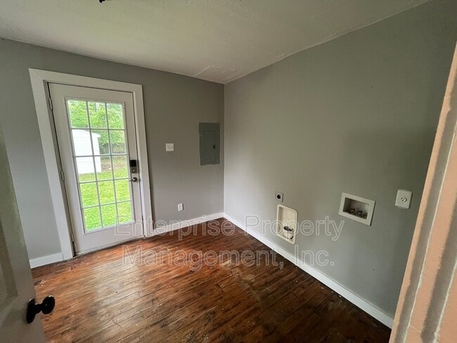 Building Photo - 1743 Euclid Ave