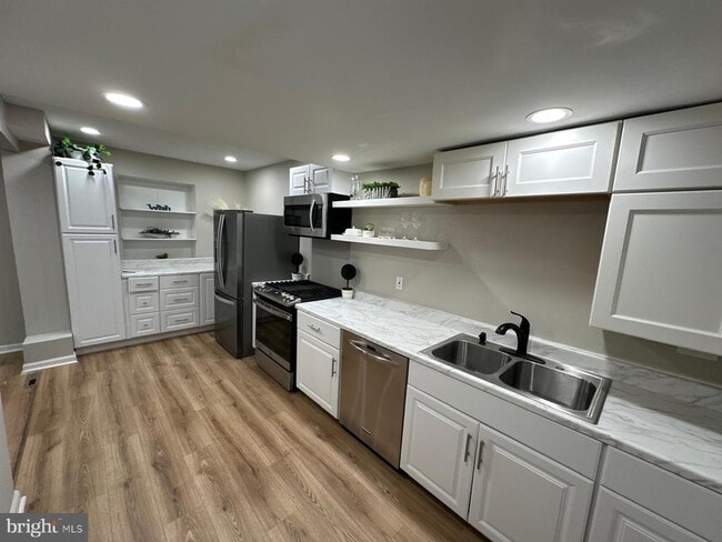 Building Photo - 6521 Gildar St