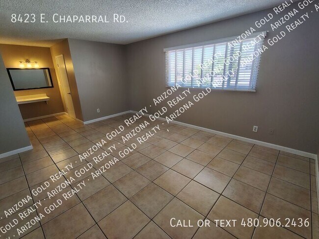Building Photo - 8423 E Chaparral Rd