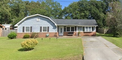 Building Photo - 207 Berry Ct