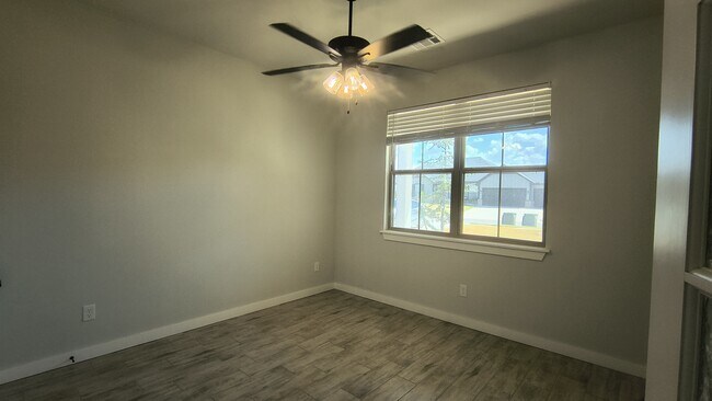 Building Photo - 17753 Walnut Creek Rd