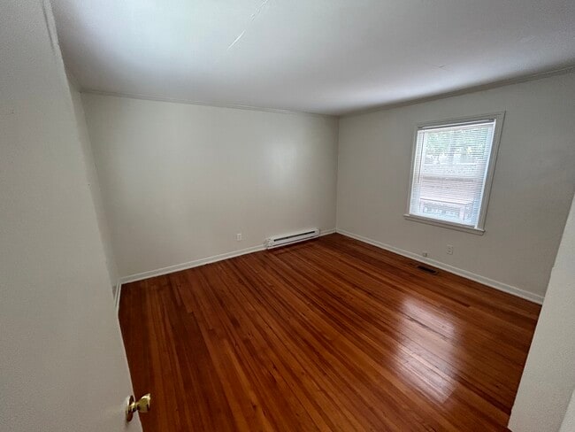Building Photo - 805 N Buchanan Blvd