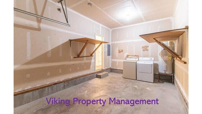 Building Photo - 3160-Duke St