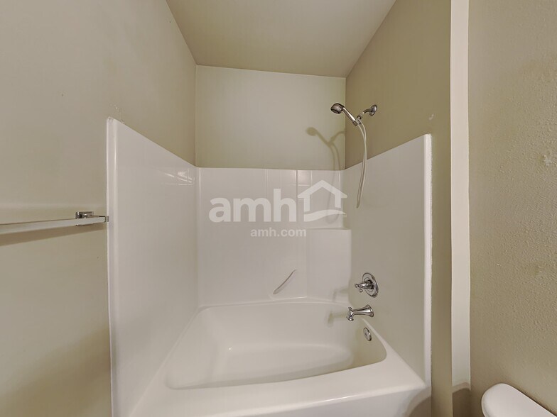 Building Photo - 129 Wild Rose St