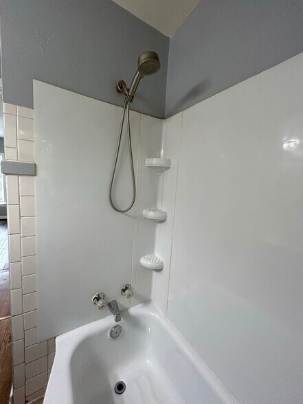 Building Photo - 3923 Millersville Dr