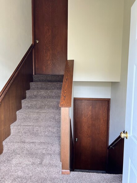 Front Entrance - 904 N Garden St