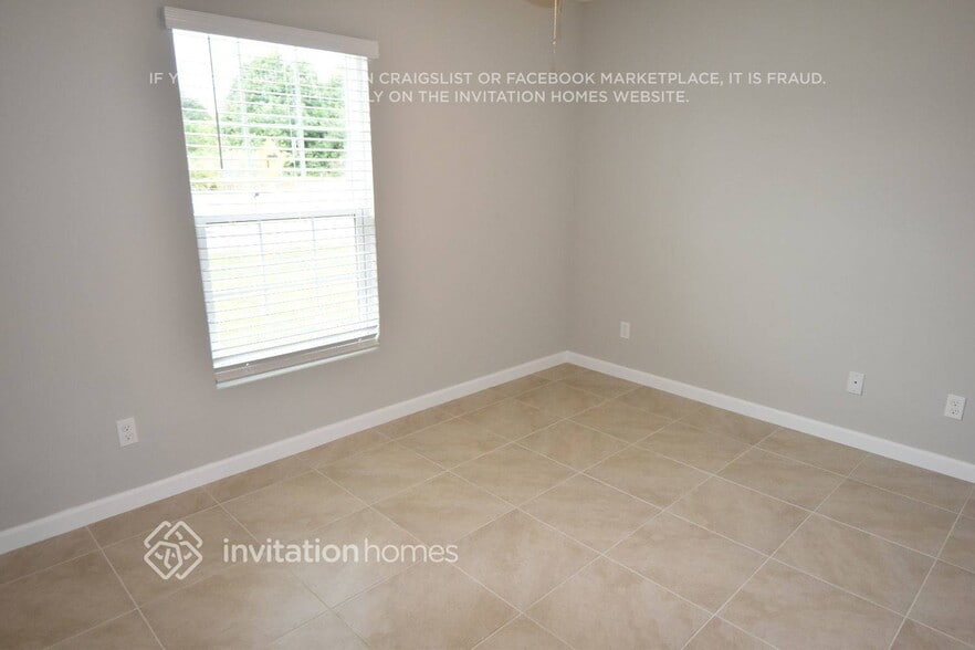 Building Photo - 1725 SW Monterrey Ln