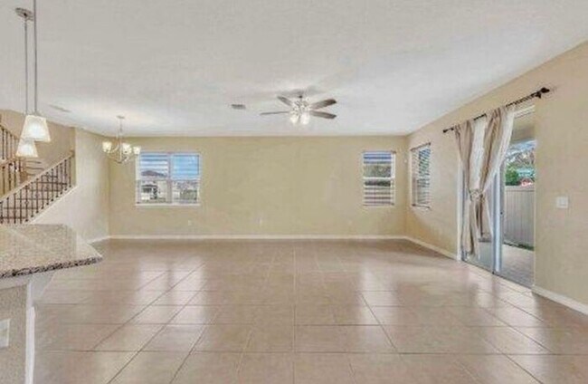 Building Photo - Luxury 2 Story 4 bedroom 3.5 bath Sanford ...