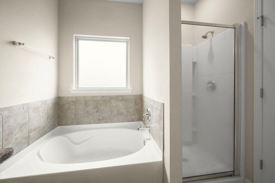 Building Photo - 39405 Legacy Lake Dr