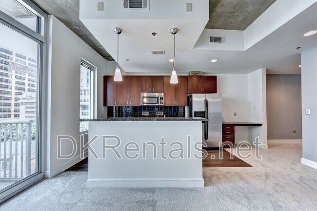 Building Photo - 44 Peachtree Pl NE
