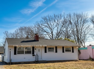 Building Photo - 4406 Glenmawr Ave