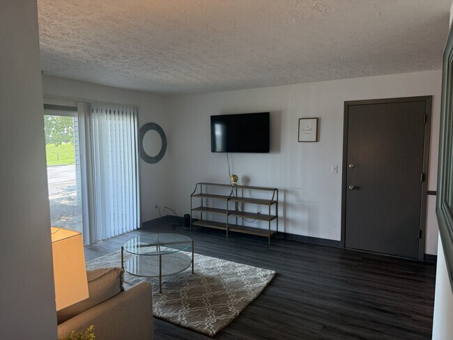 Building Photo - 2506 S 72nd Ct