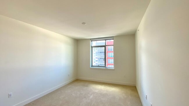 Building Photo - 2 BED 2 BATH CORNER UNIT AT THE COLLECTION...