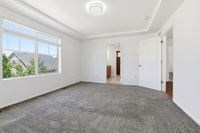 Building Photo - $2,940.95 - 4 Bed, 3 Bath Home in Denver with Central A/C and Fenced in Yard!