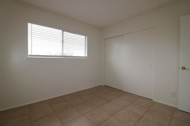 Building Photo - Two story 4/Bed, 2.5/bath  Home for Lease ...