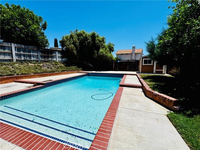 Building Photo - 39780 Oak Cliff Dr