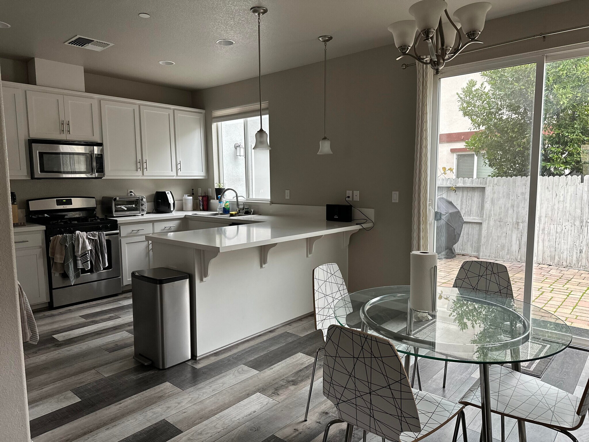 Kitchen - 2460 Ben Ali Way