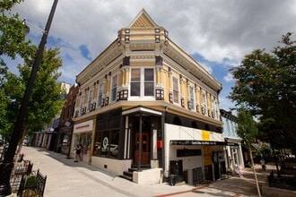 Building Photo - Luxury One Bedroom On College Avenue