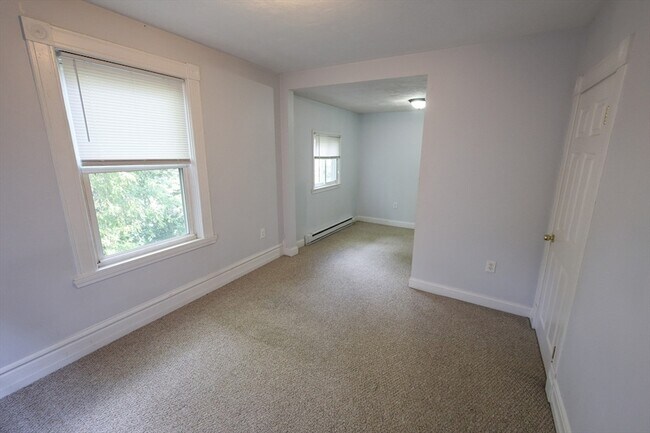 Building Photo - 72 Grampian Way