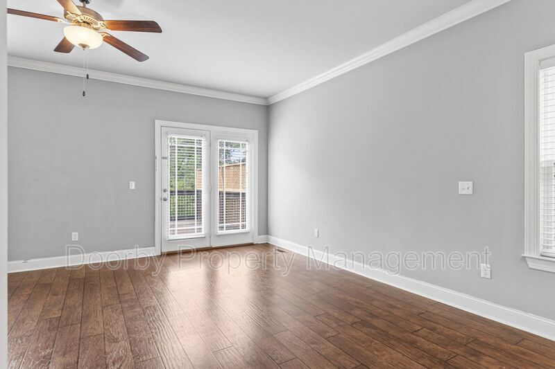 Building Photo - 717 Ladd Ave