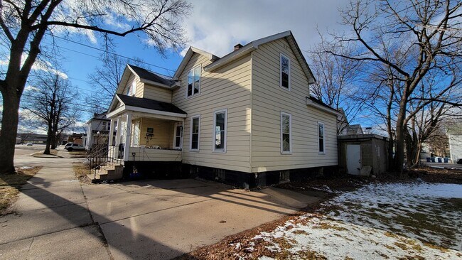 Primary Photo - 702 Jackson St