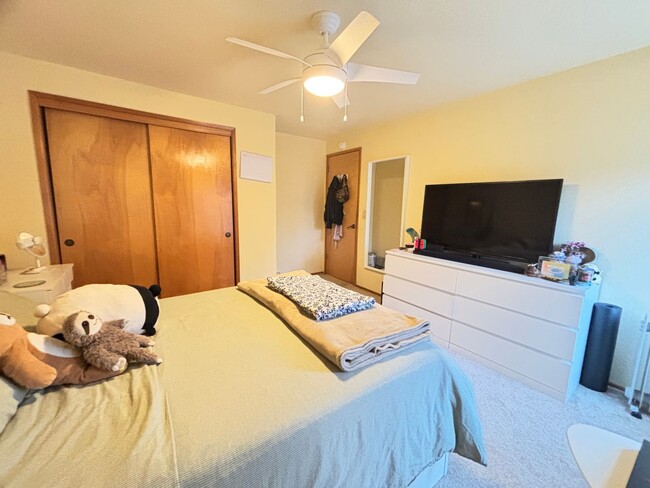 Building Photo - Large 4 Bedroom Home Close to Cook Family ...