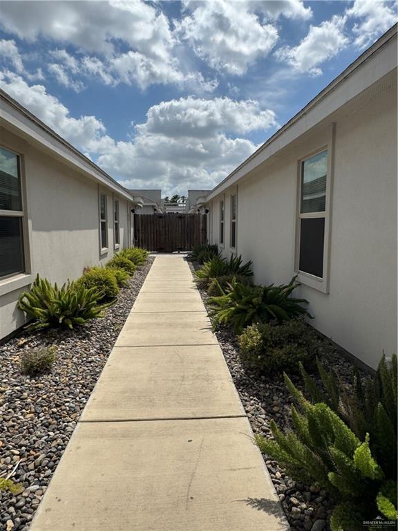 Building Photo - 25 Alta Vista Dr