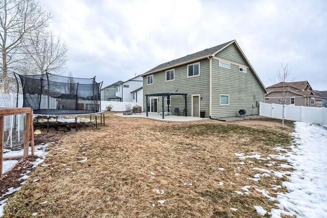 Building Photo - 3 Bedroom 2 1/2 Bath Split Level in Johnstown