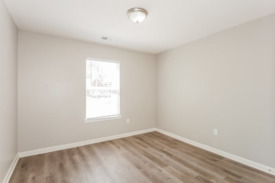 Building Photo - 10734 Ridgefield Dr