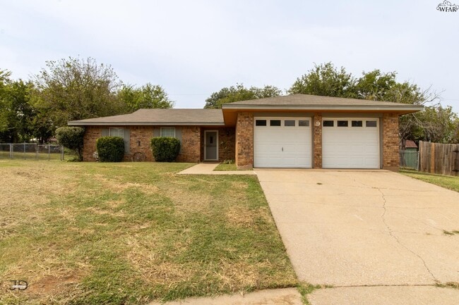 Primary Photo - 9 Lackland Cir
