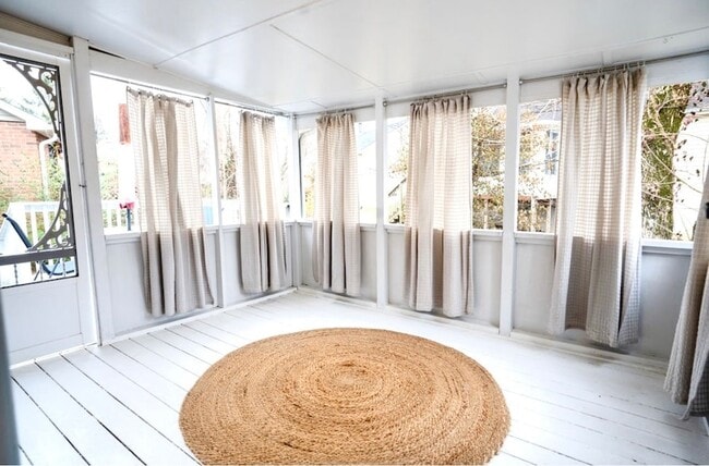 Building Photo - 101 Heathcote Ct