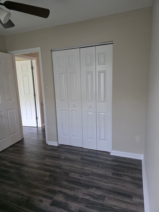 Building Photo - Blairville Court