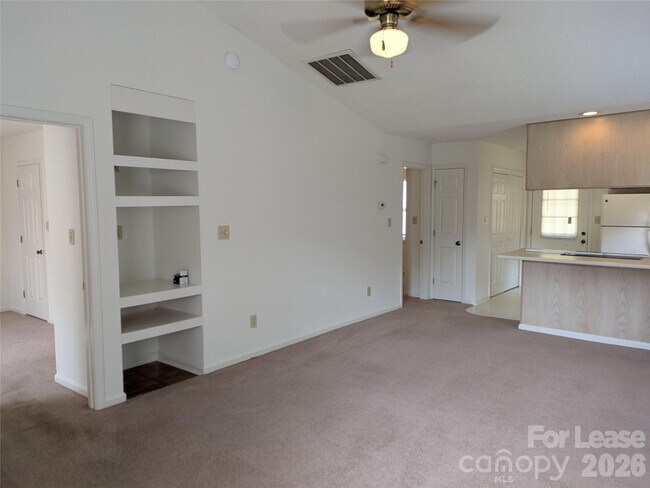 Building Photo - 113 Birdie Ct