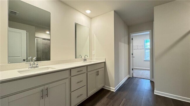 Building Photo - 228 Water Oak Wy