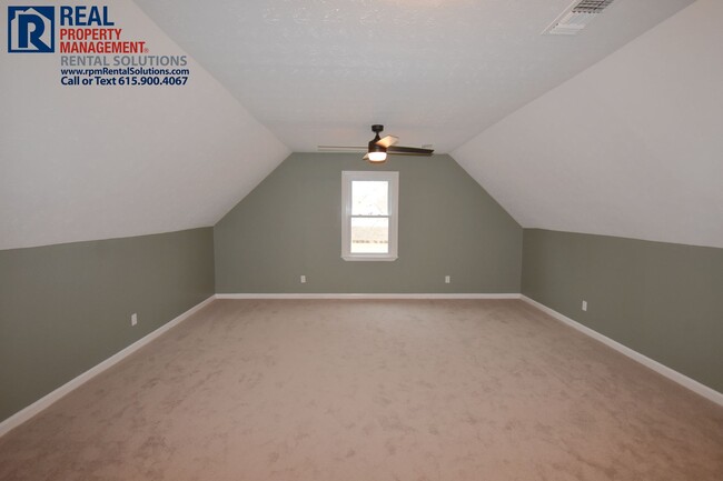 Building Photo - Large home in Smyrna with attached garage,...