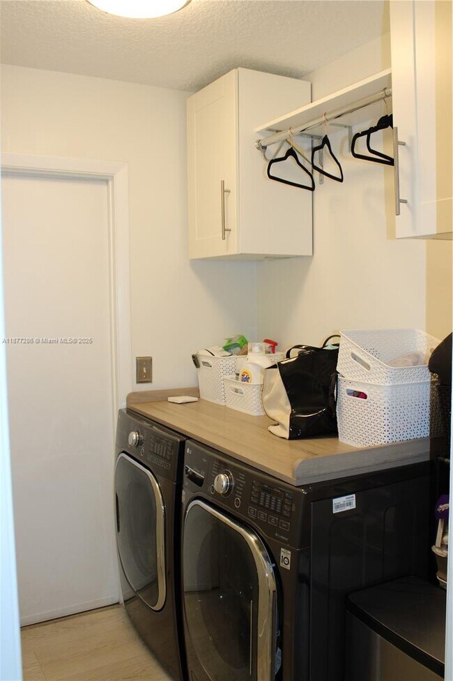 Building Photo - 9588 NW 9th Ct