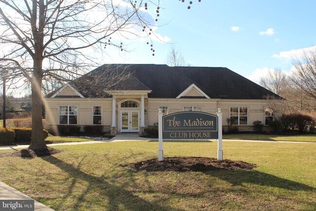 Building Photo - 611 Masterson Ct