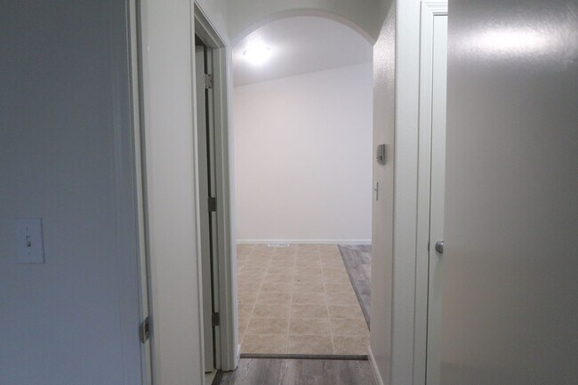 Building Photo - Fontana Duplexes