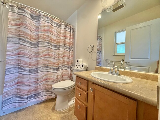 Building Photo - 3 Bedroom / 2 Bathroom Home in Waikapu Gardens!