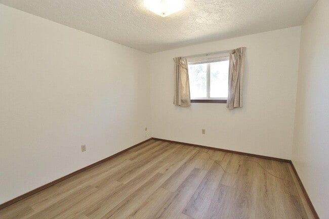Building Photo - 1306 Poplar St