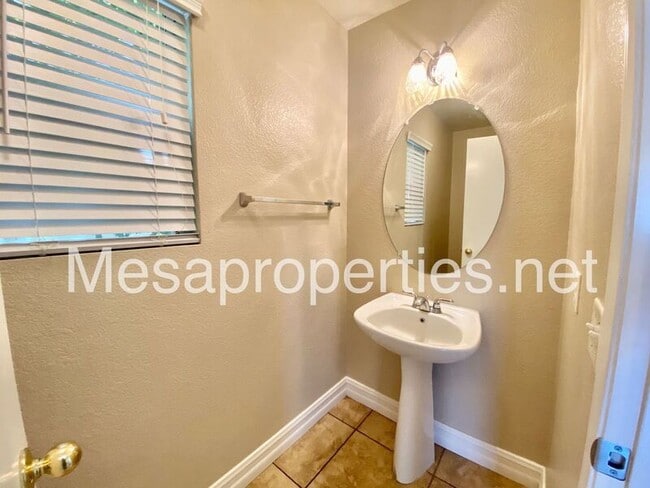 Building Photo - 7195 Oak Tree Pl