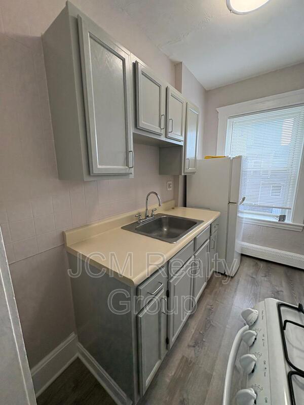 Primary Photo - 167 N Common St