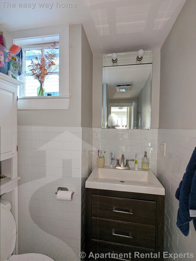 Building Photo - 28 Fairmount Ave