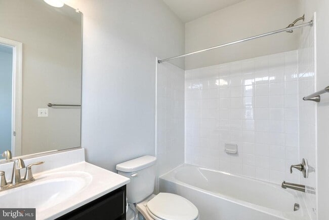 Building Photo - 2581 Debert Cir