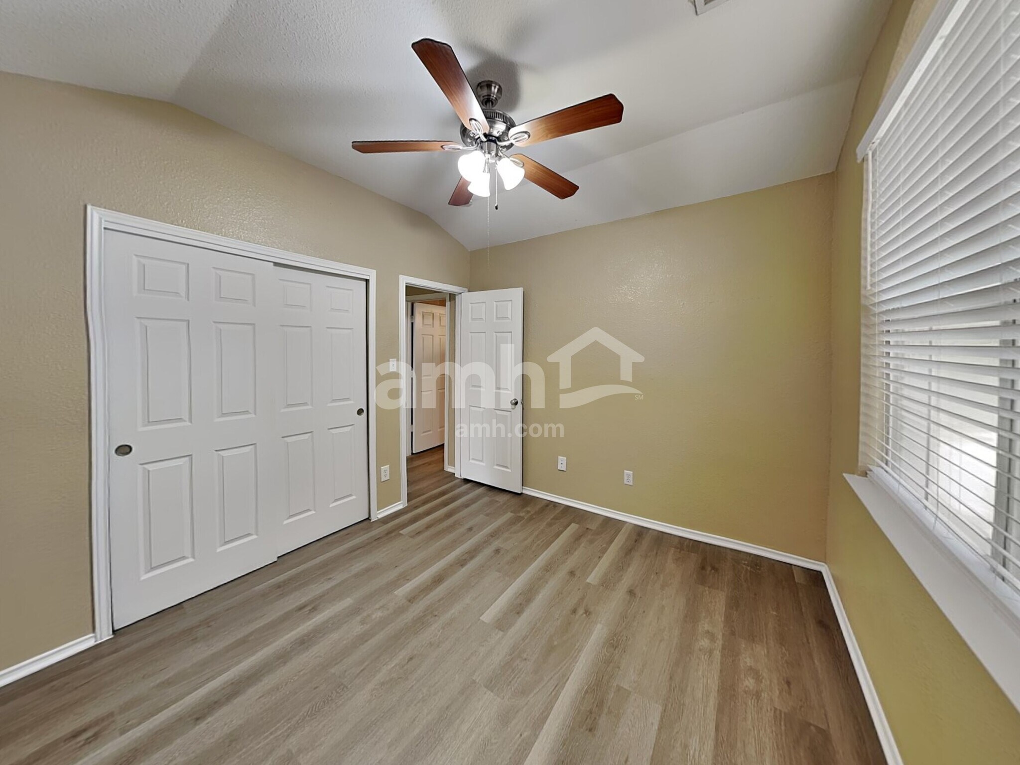 Building Photo - 1237 Vincent Pl