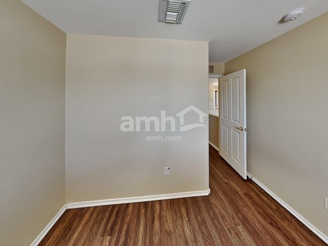 Building Photo - 8530 E Pena Blanca Dr