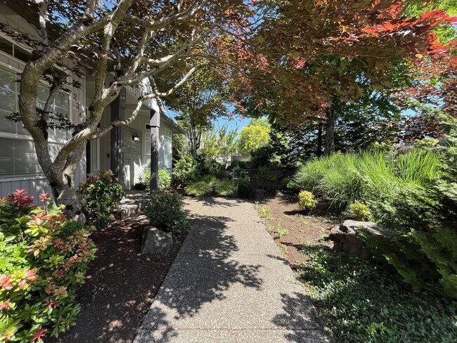 Building Photo - Beautifully Updated 3-Bedroom Bethany Home with Chef's Kitchen, Huge Bonus Room and Private Backyard